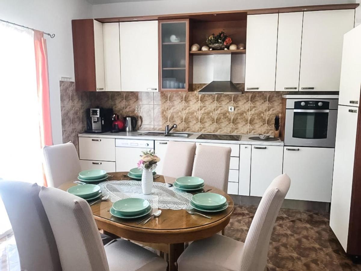 Apartments Sea Star Ivana 산책길 외부 사진