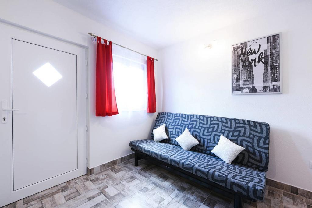 Apartments Sea Star Ivana 산책길 외부 사진