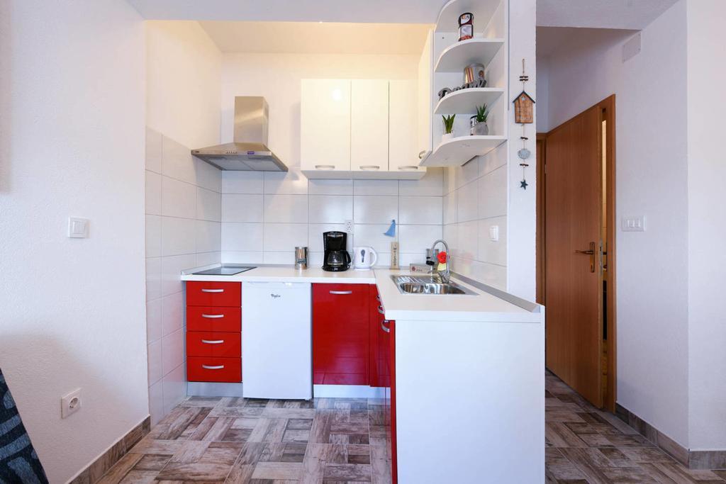Apartments Sea Star Ivana 산책길 외부 사진