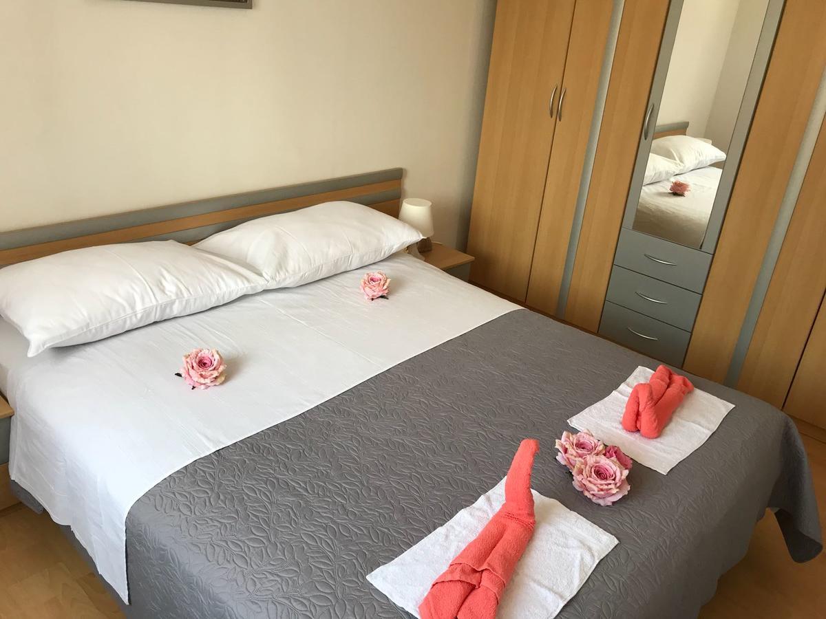 Apartments Sea Star Ivana 산책길 외부 사진