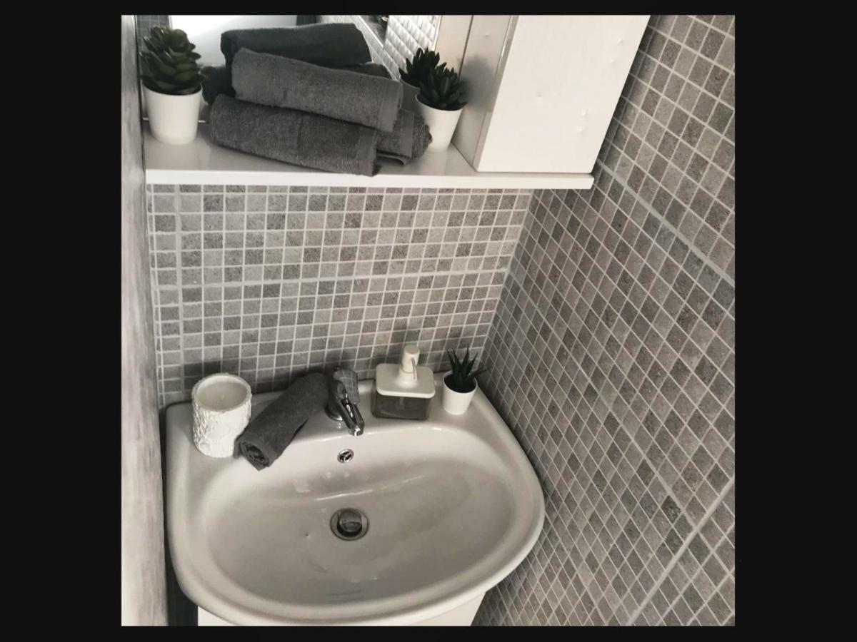Apartments Sea Star Ivana 산책길 외부 사진
