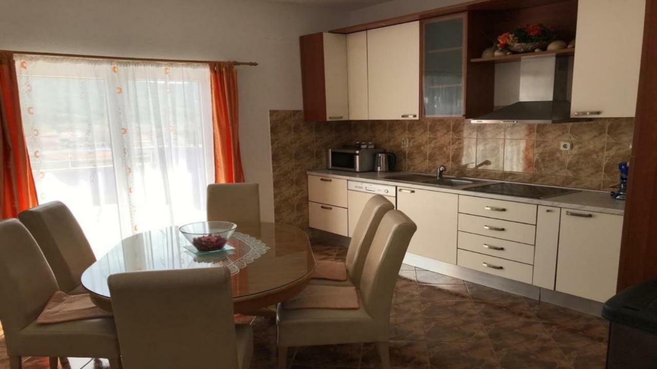 Apartments Sea Star Ivana 산책길 외부 사진